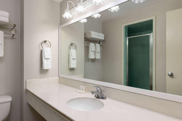 Travelodge by Wyndham Monterey Bay image 23